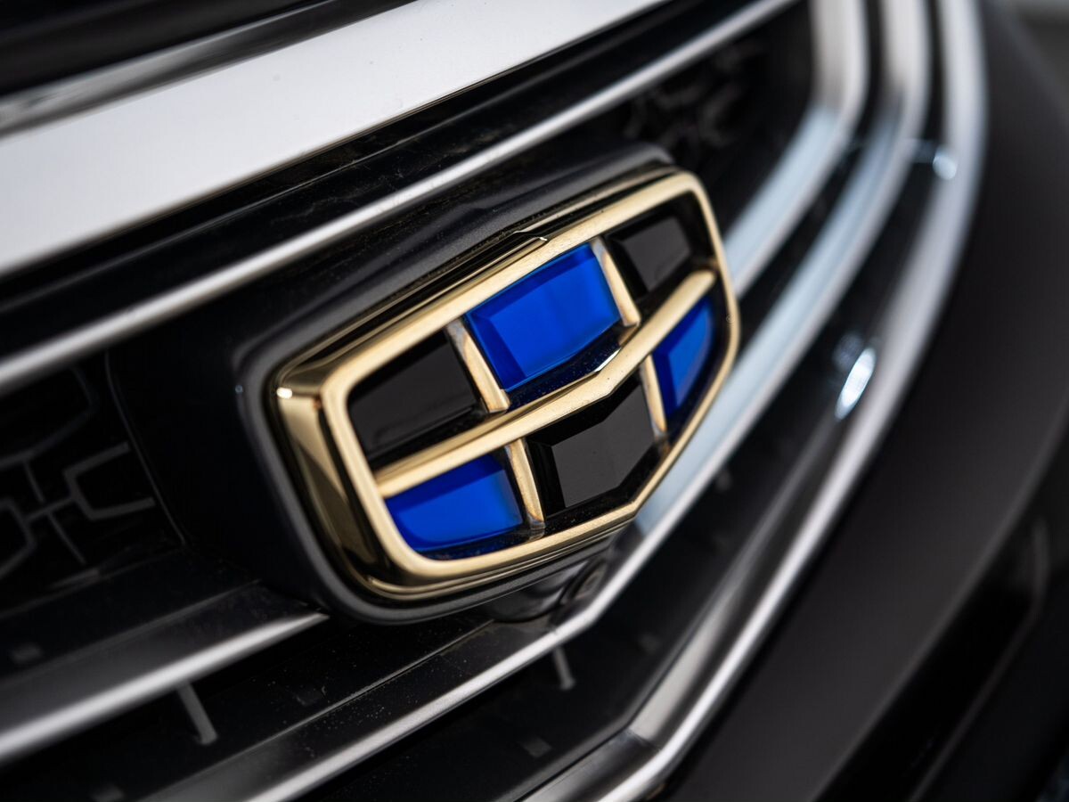 Geely Atlas 2019 - фото автомобиля