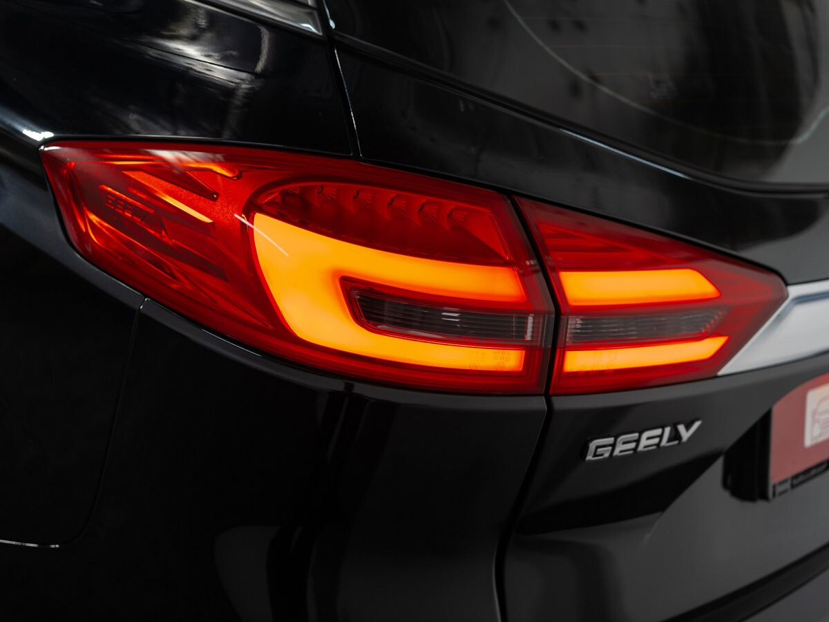 Geely Atlas 2019 - фото автомобиля