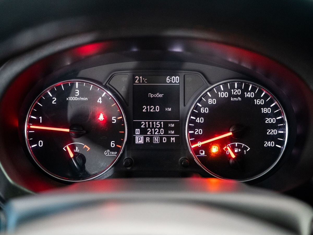 Nissan X-Trail 2011 - фото автомобиля