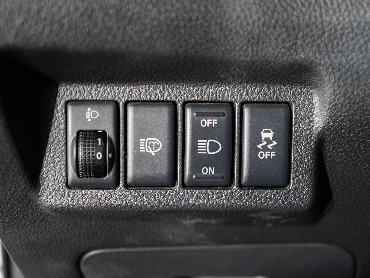 Nissan X-Trail 2011 - фото автомобиля