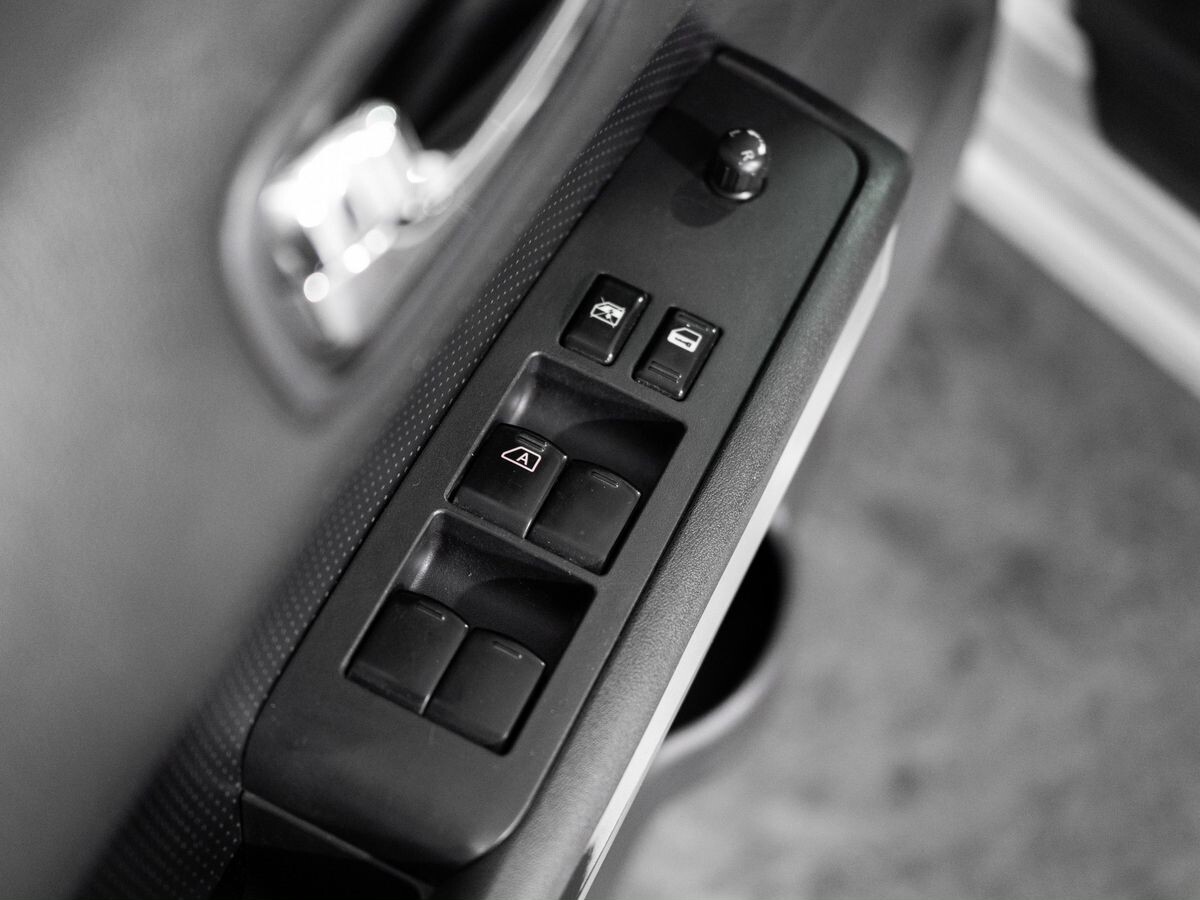 Nissan X-Trail 2011 - фото автомобиля