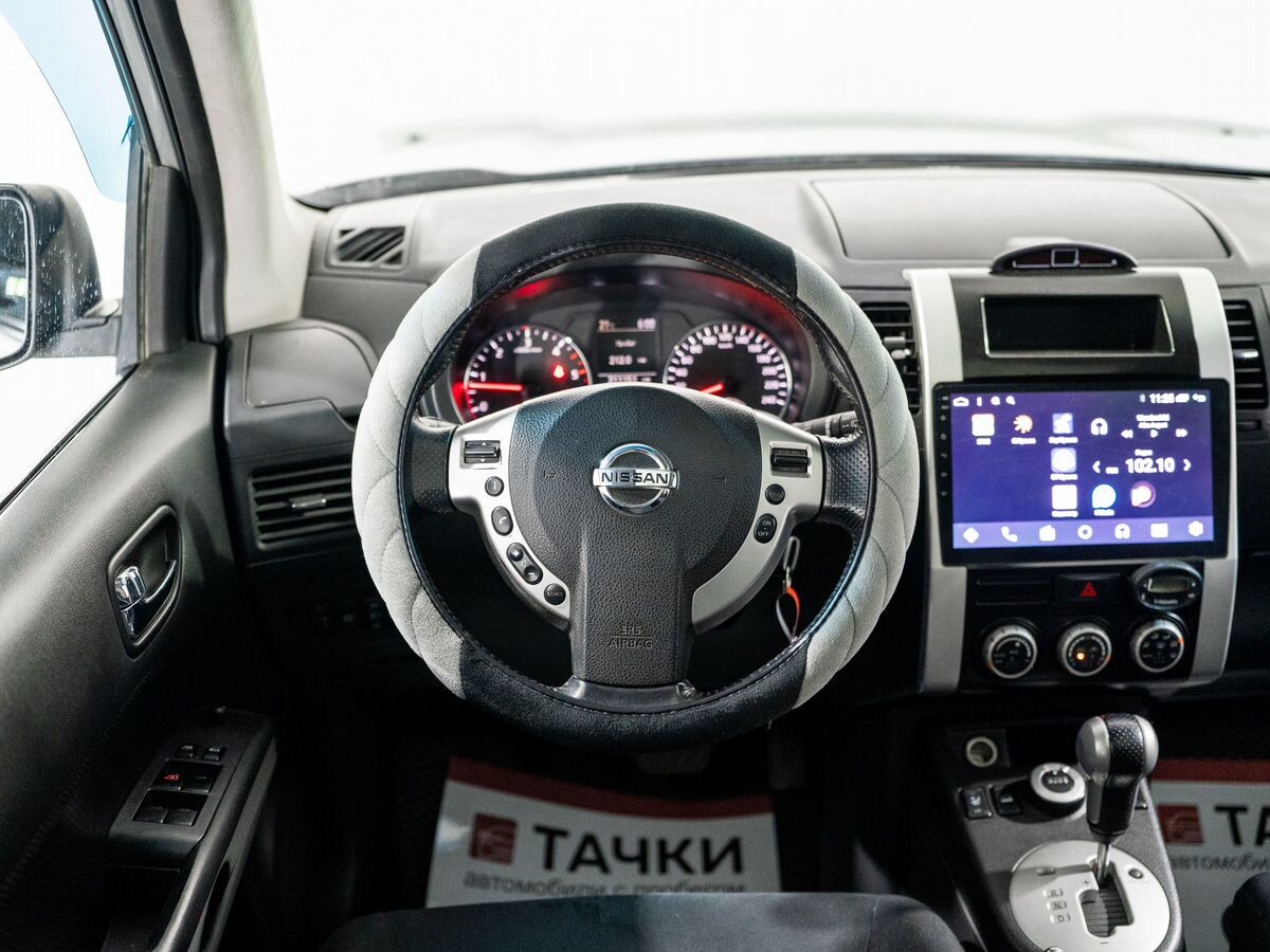 Nissan X-Trail 2011 - фото автомобиля