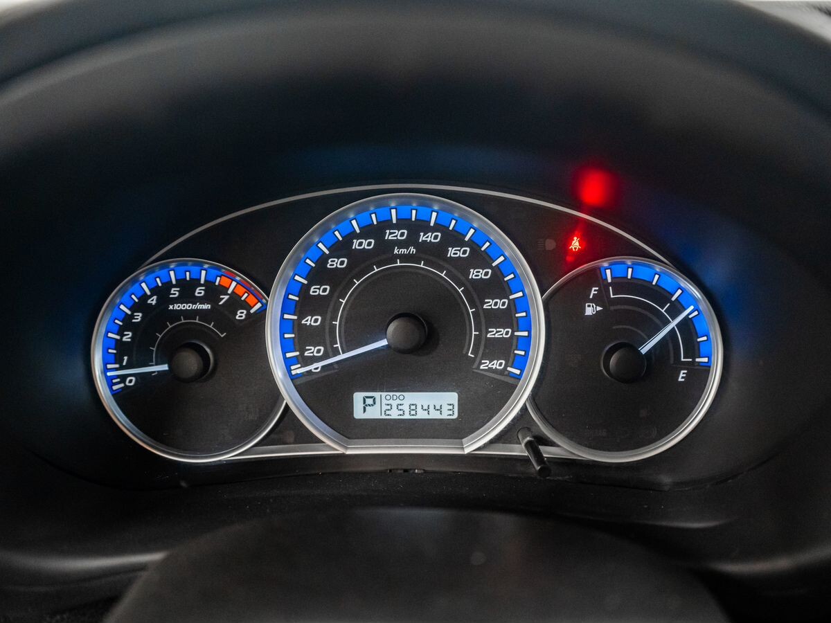 Subaru Forester 2011 - фото автомобиля