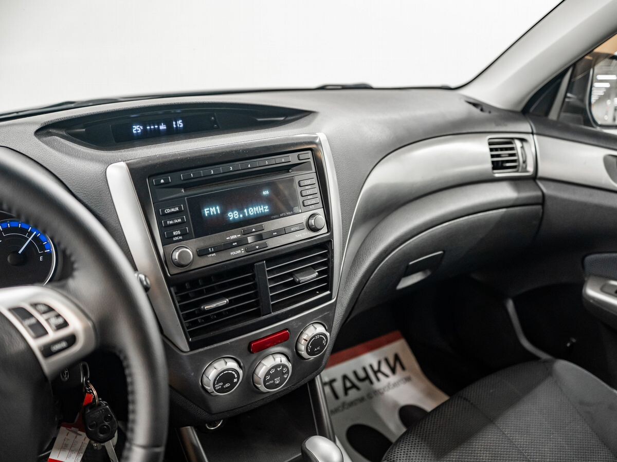 Subaru Forester 2011 - фото автомобиля