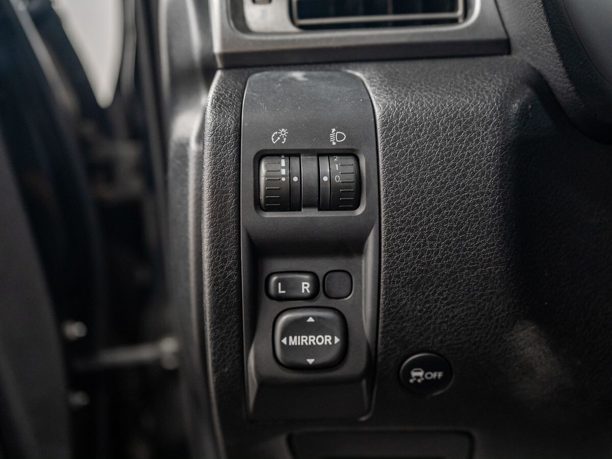 Subaru Forester 2011 - фото автомобиля