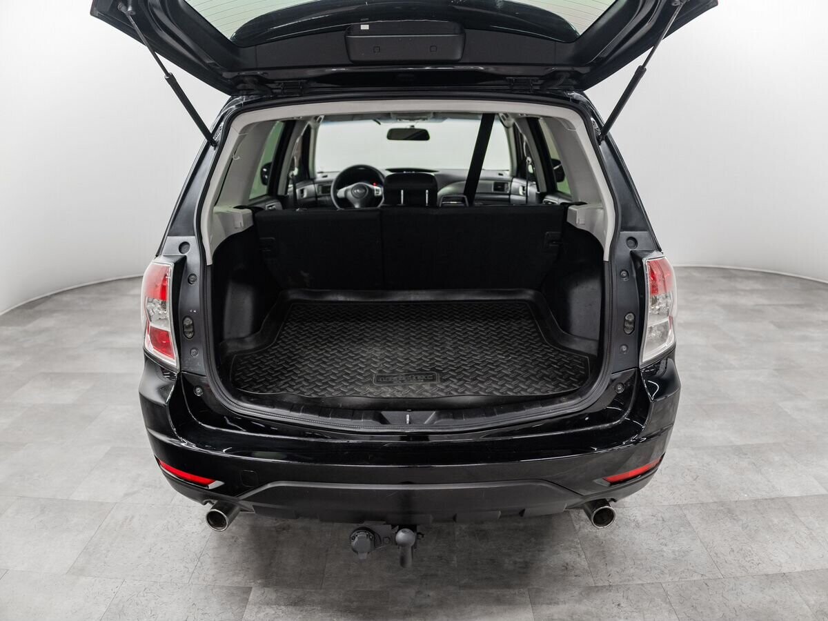 Subaru Forester 2011 - фото автомобиля