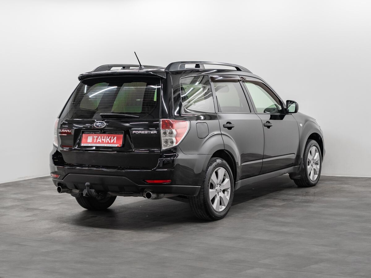 Subaru Forester 2011 - фото автомобиля