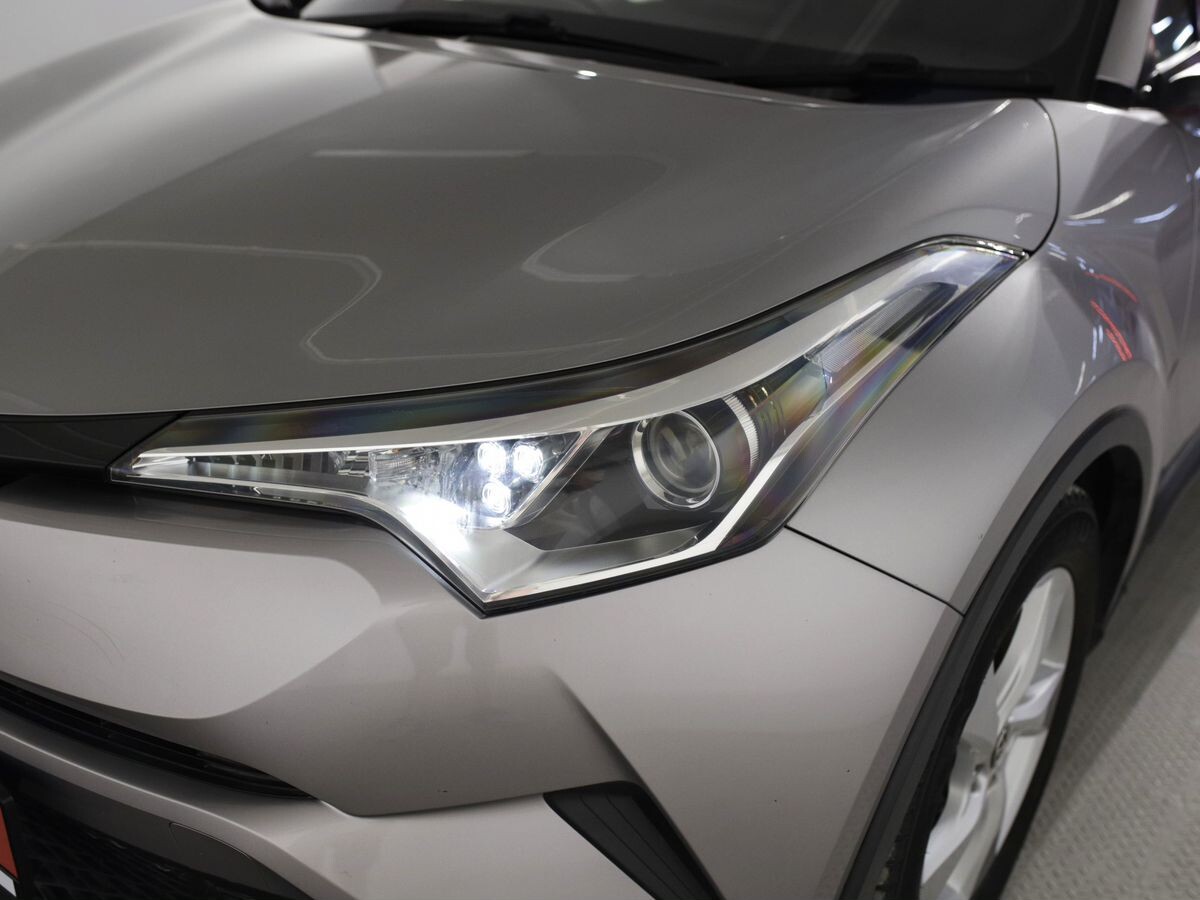 Toyota C-HR 2017 - фото автомобиля