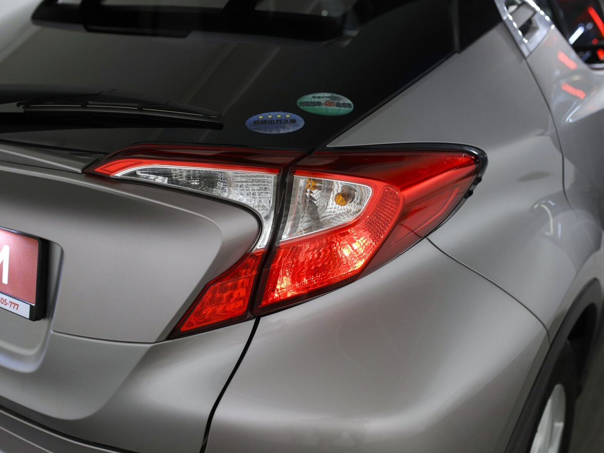 Toyota C-HR 2017 - фото автомобиля