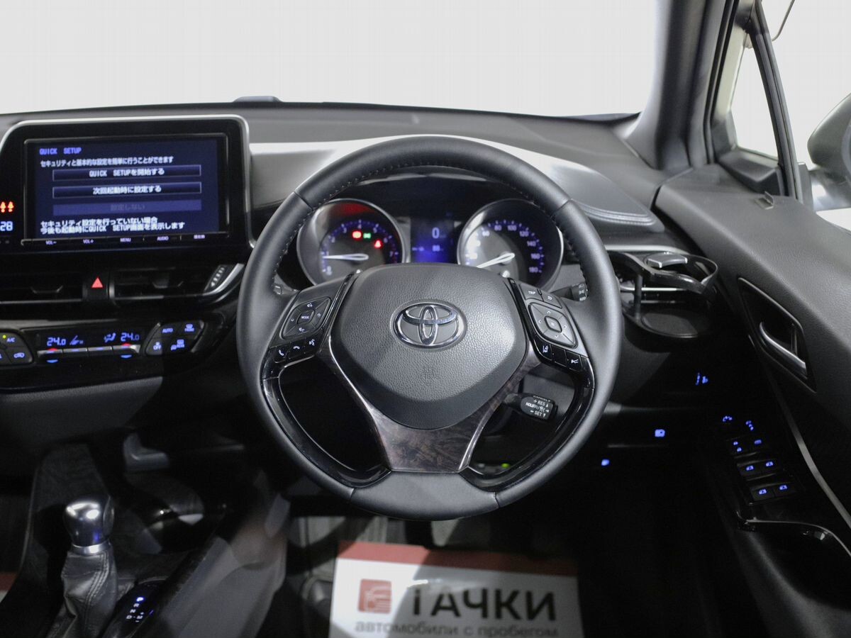 Toyota C-HR 2017 - фото автомобиля