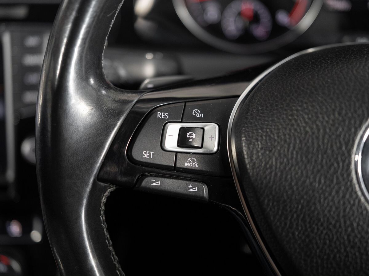 Volkswagen Golf 2013 - фото автомобиля