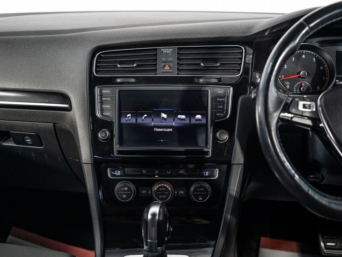 Volkswagen Golf 2013 - фото автомобиля