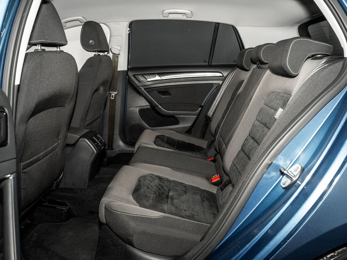 Volkswagen Golf 2013 - фото автомобиля