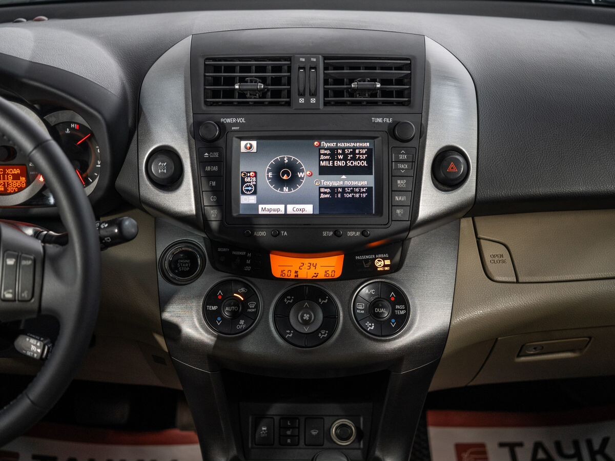 Toyota RAV4 2010 - фото автомобиля