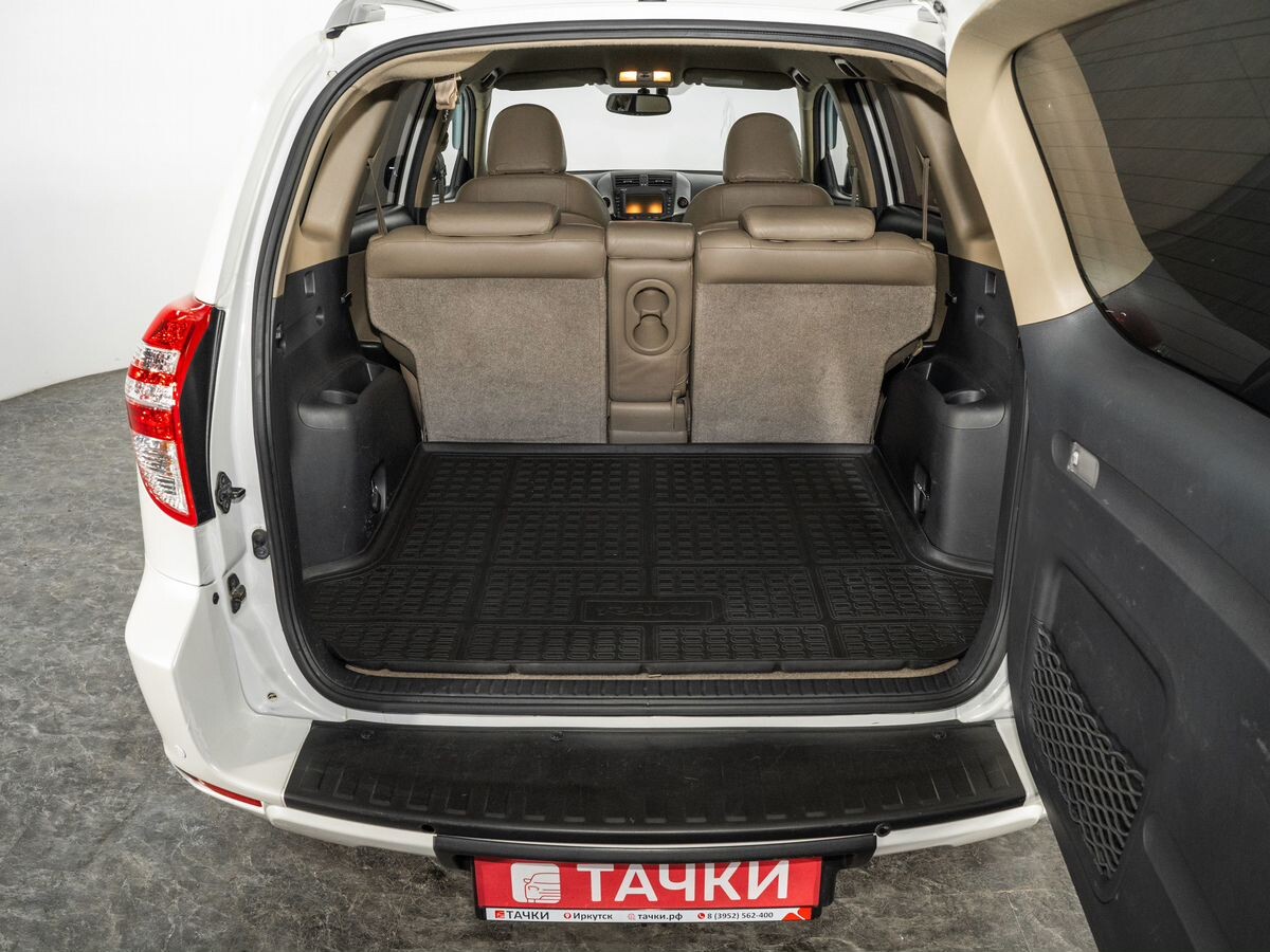 Toyota RAV4 2010 - фото автомобиля