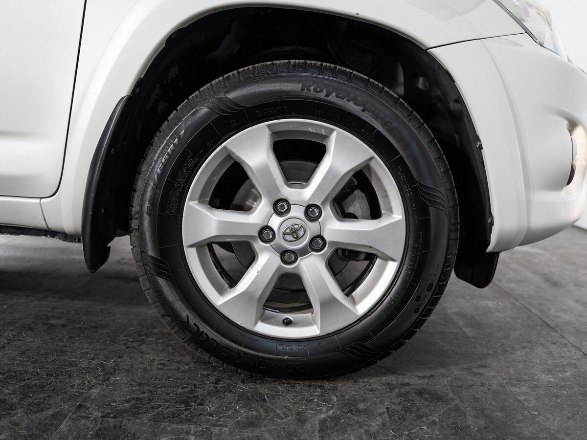 Toyota RAV4 2010 - фото автомобиля
