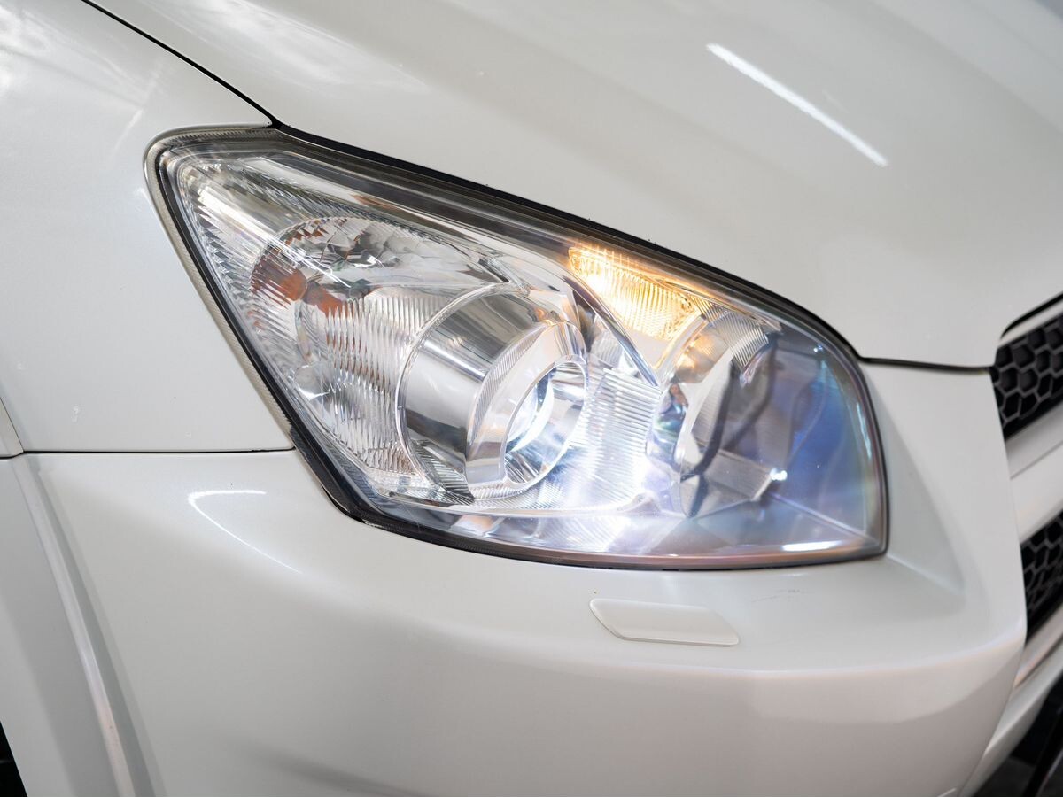 Toyota RAV4 2010 - фото автомобиля