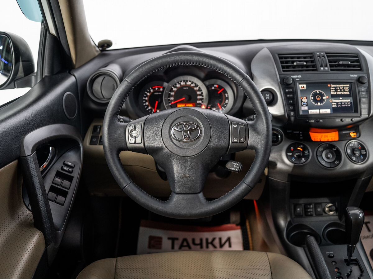 Toyota RAV4 2010 - фото автомобиля