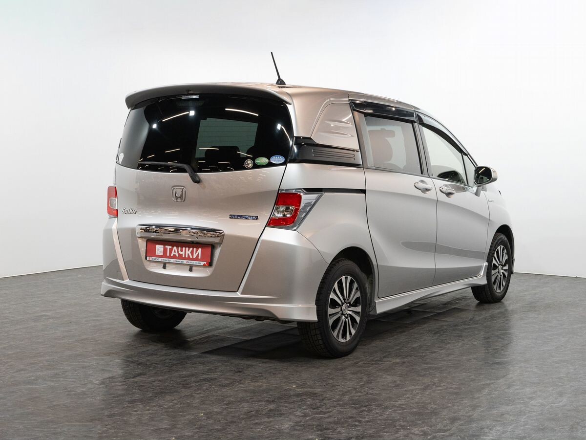 Honda Freed Spike 2014 - фото автомобиля
