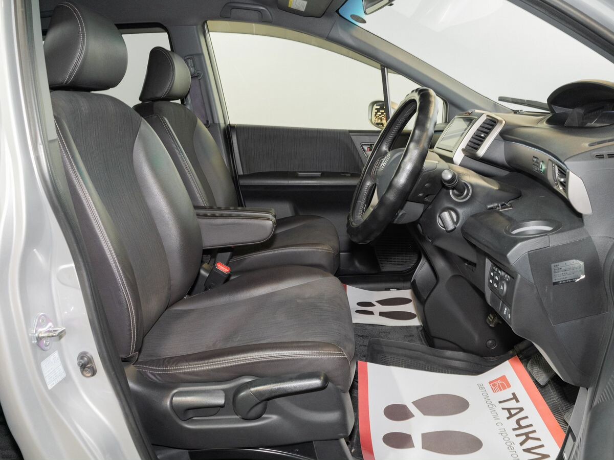 Honda Freed Spike 2014 - фото автомобиля