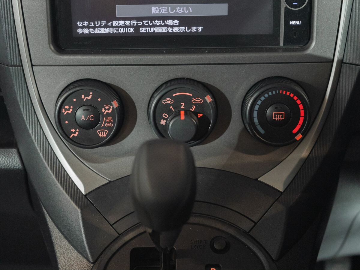 Toyota Ractis 2013 - фото автомобиля