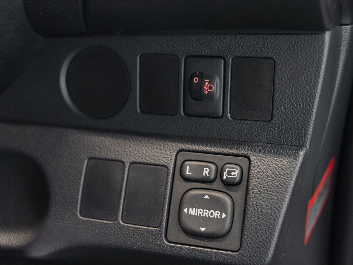 Toyota Ractis 2013 - фото автомобиля