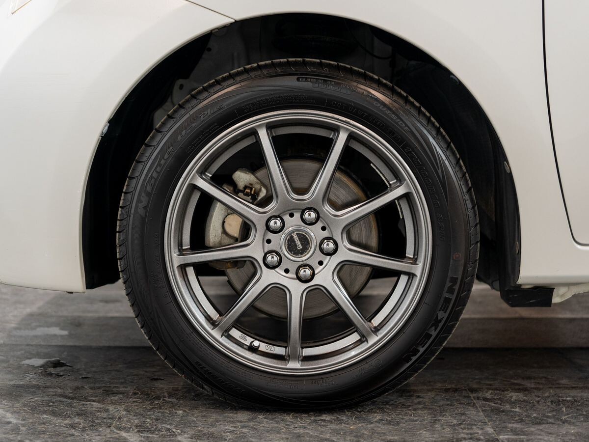 Toyota Ractis 2013 - фото автомобиля