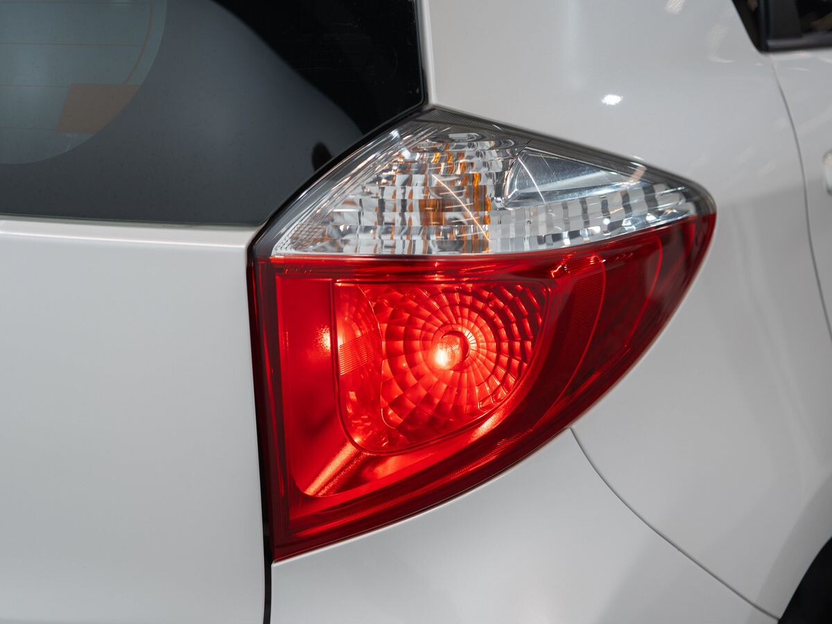 Toyota Ractis 2013 - фото автомобиля