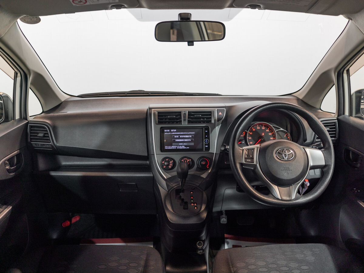 Toyota Ractis 2013 - фото автомобиля
