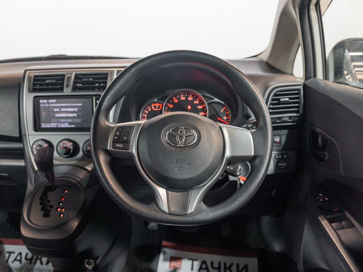 Toyota Ractis 2013 - фото автомобиля