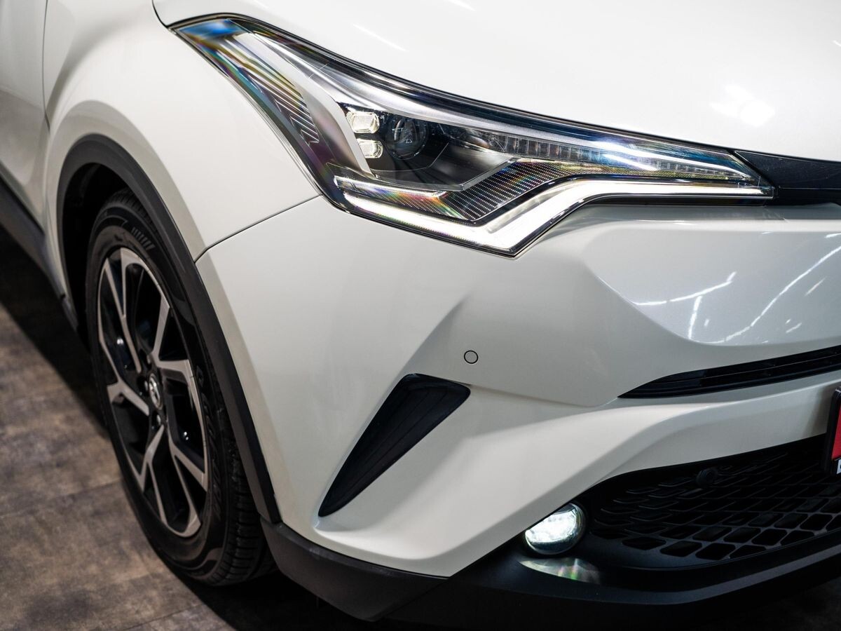 Toyota C-HR 2018 - фото автомобиля