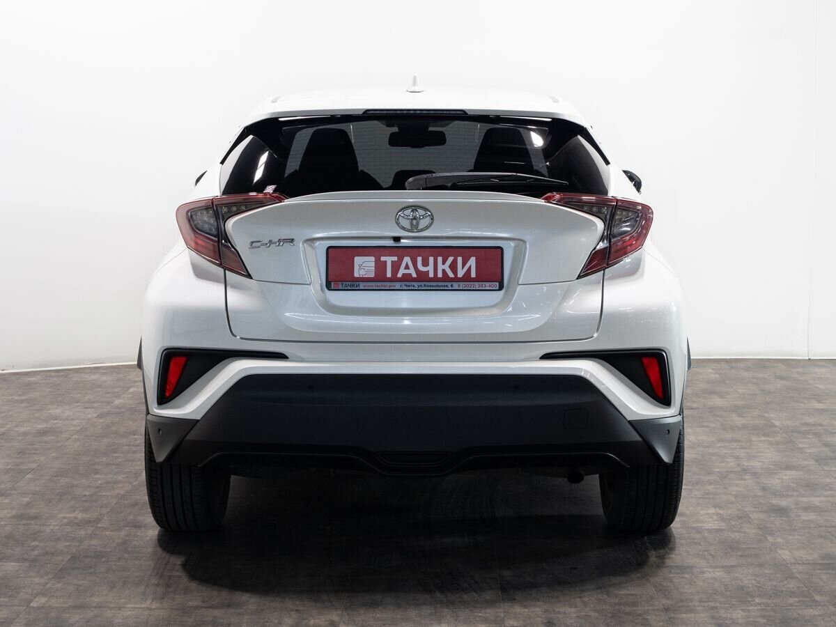 Toyota C-HR 2018 - фото автомобиля