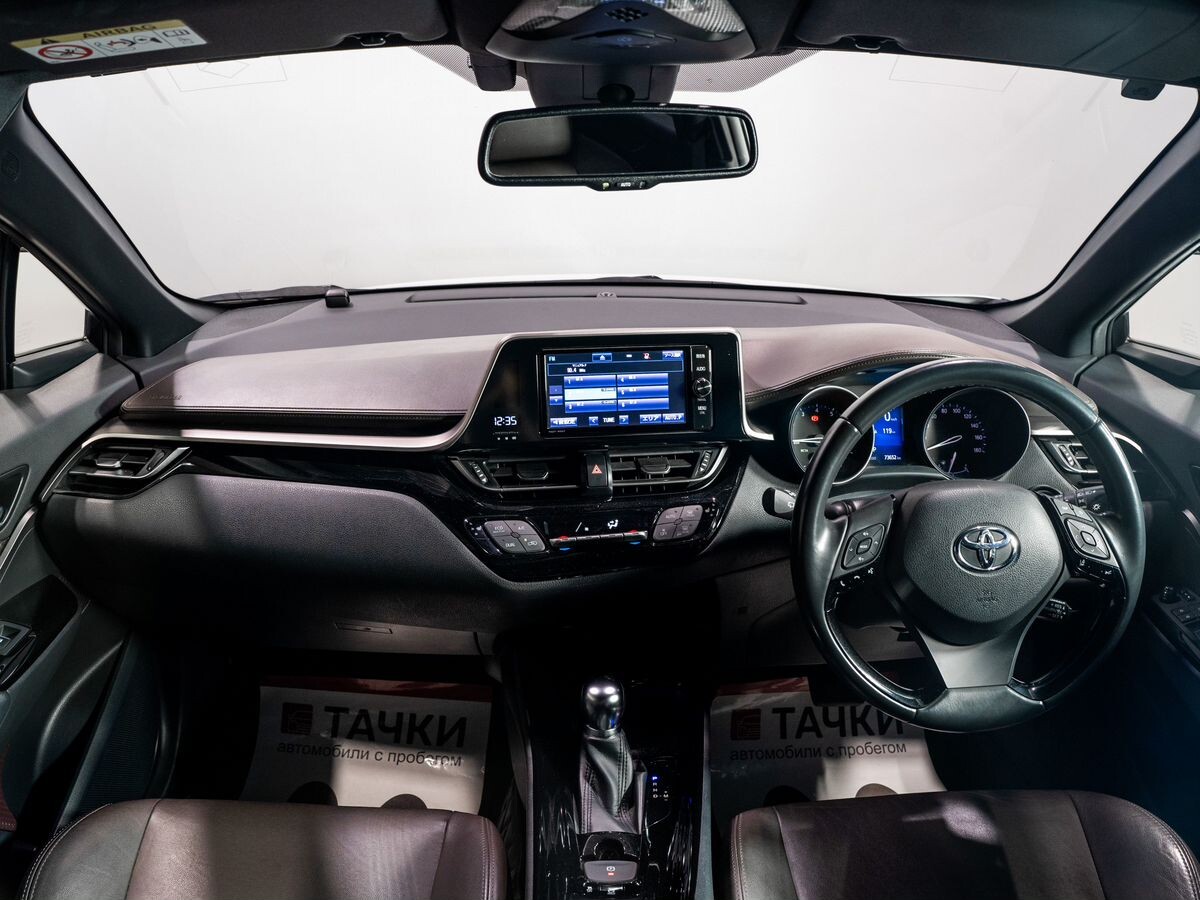 Toyota C-HR 2018 - фото автомобиля