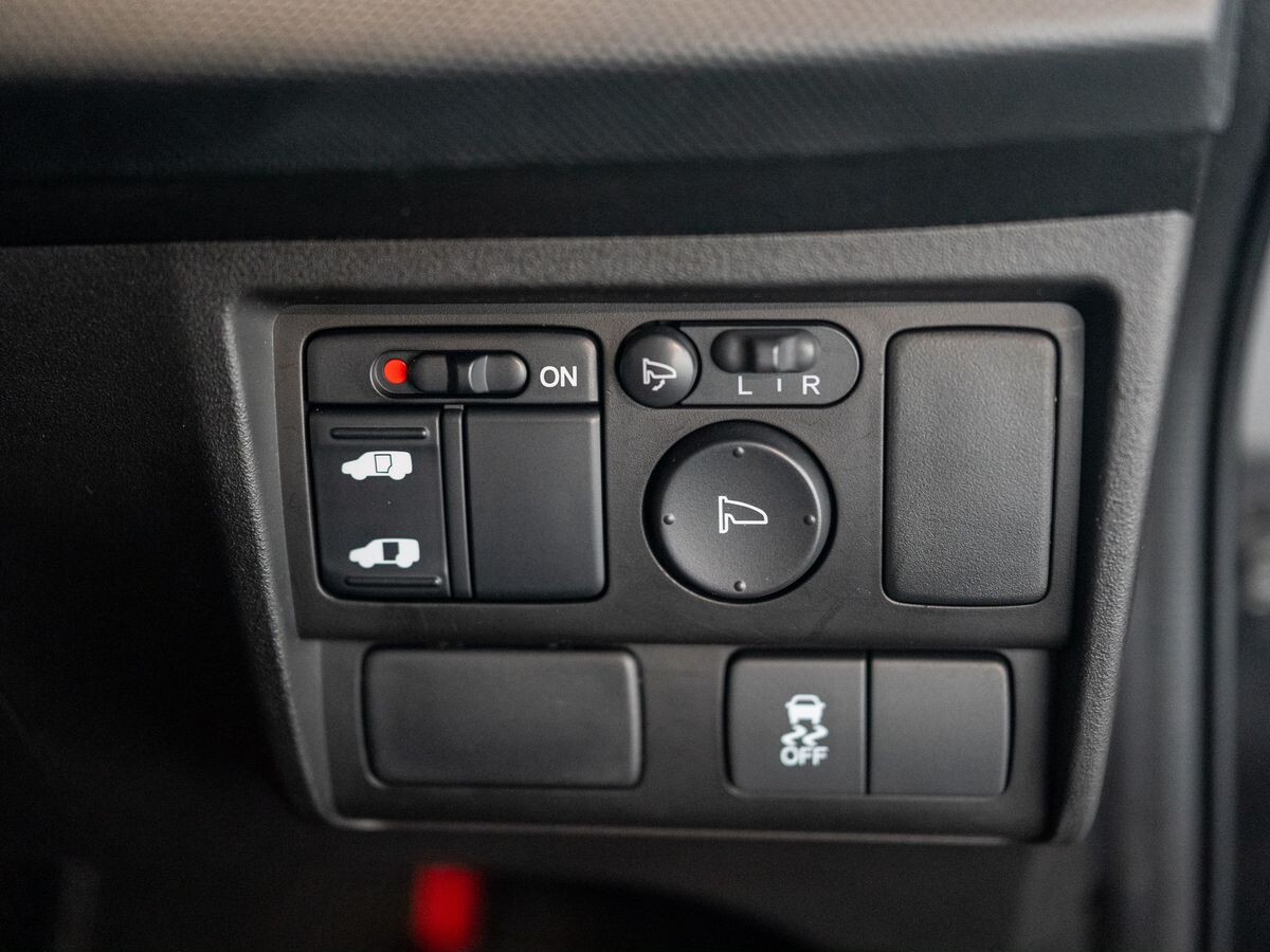 Honda Freed Spike 2014 - фото автомобиля