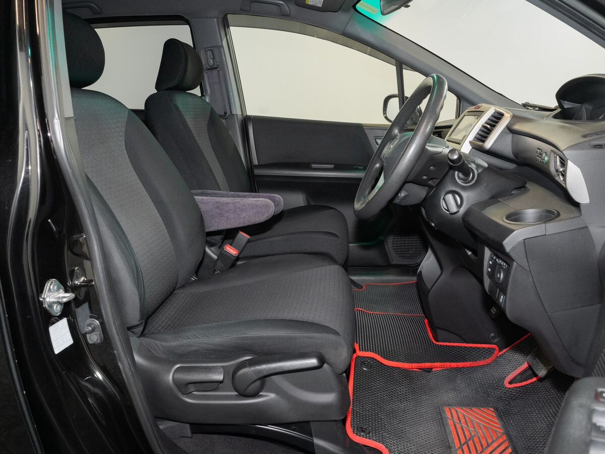 Honda Freed Spike 2014 - фото автомобиля