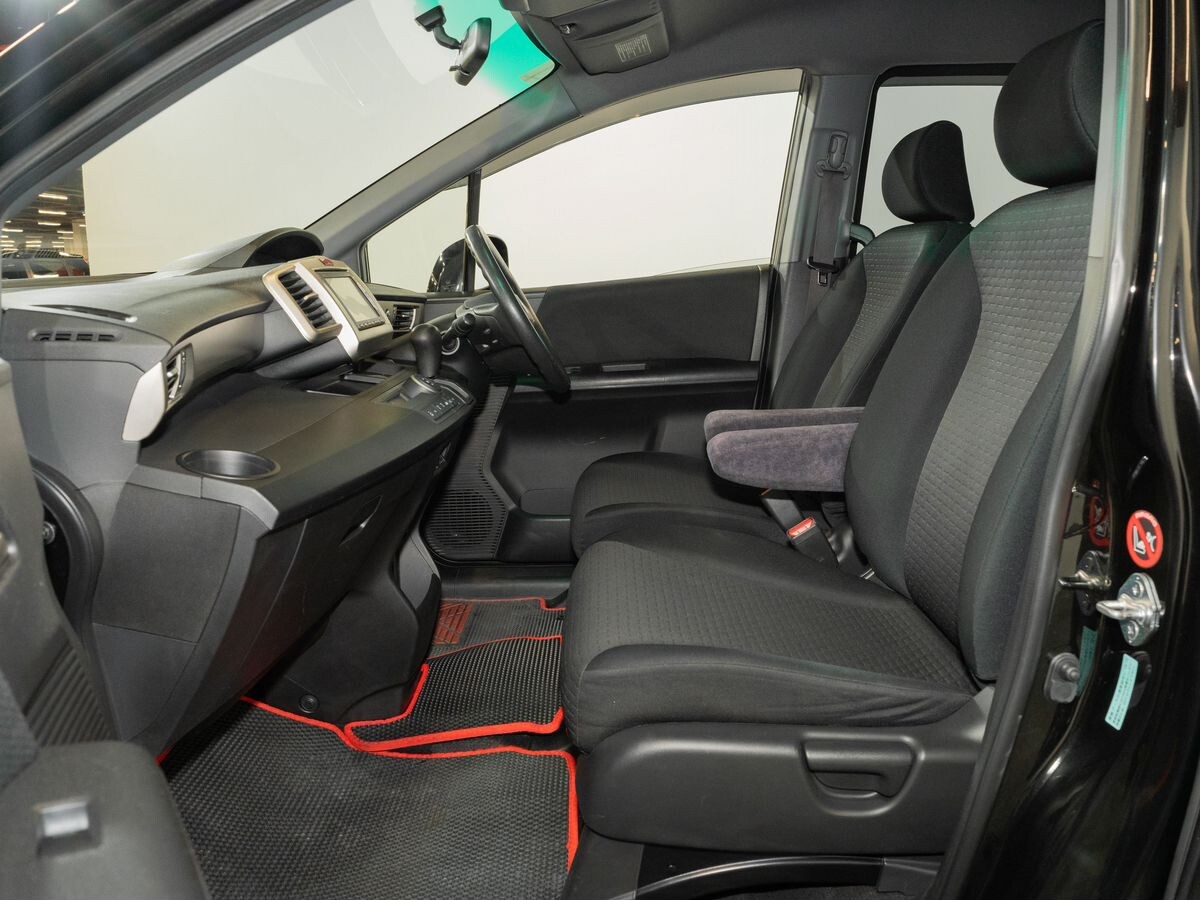 Honda Freed Spike 2014 - фото автомобиля