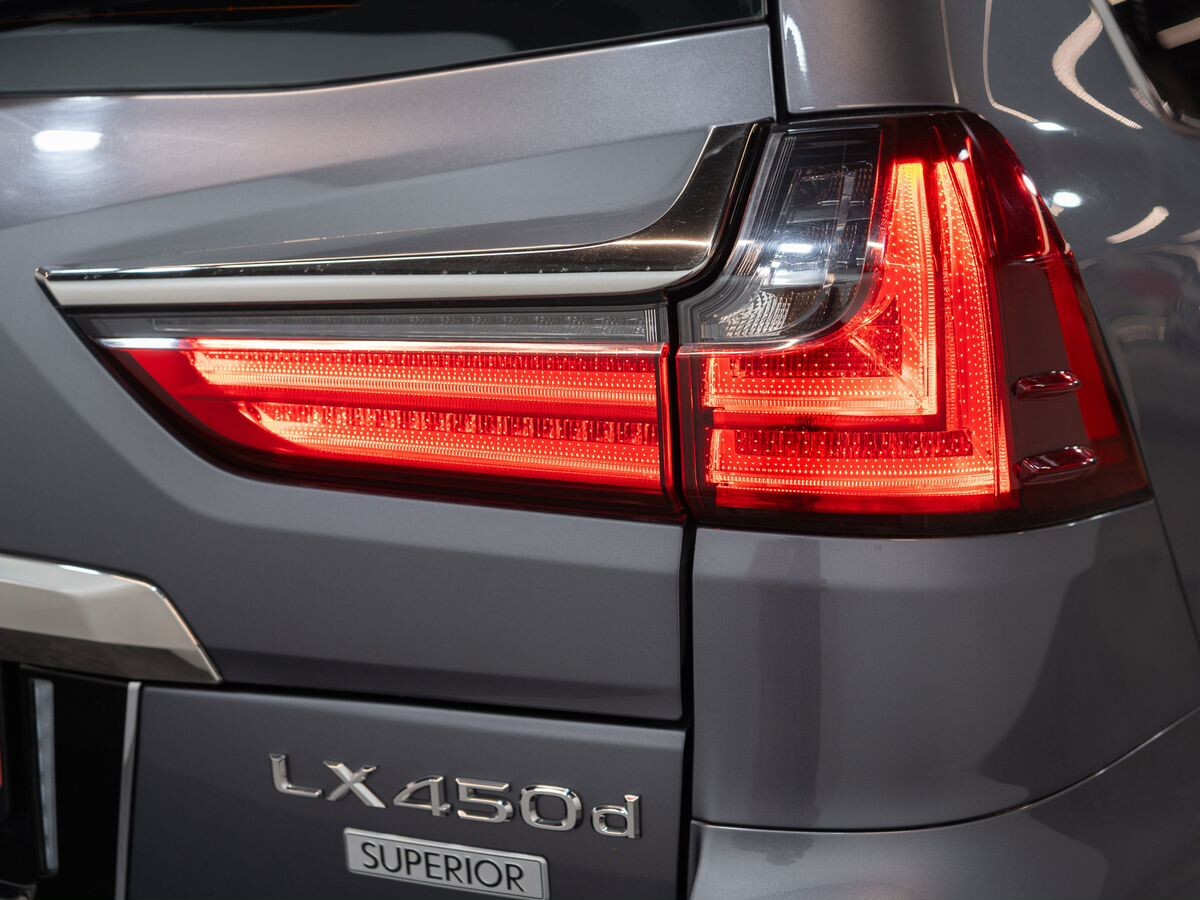 Lexus LX450d 2016 - фото автомобиля