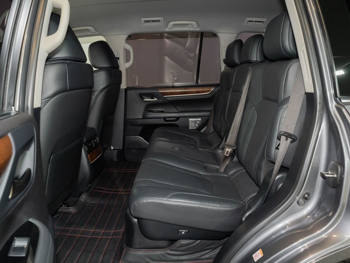 Lexus LX450d 2016 - фото автомобиля