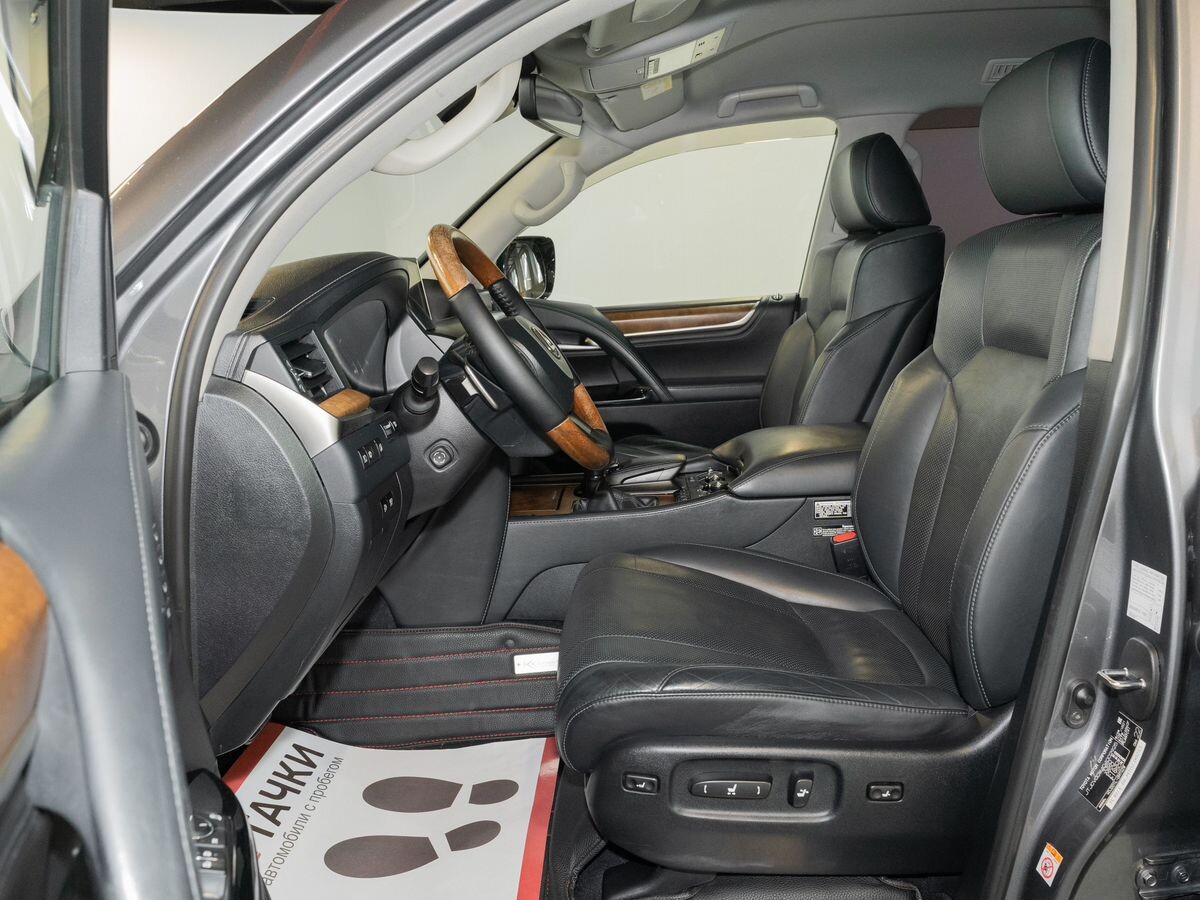 Lexus LX450d 2016 - фото автомобиля