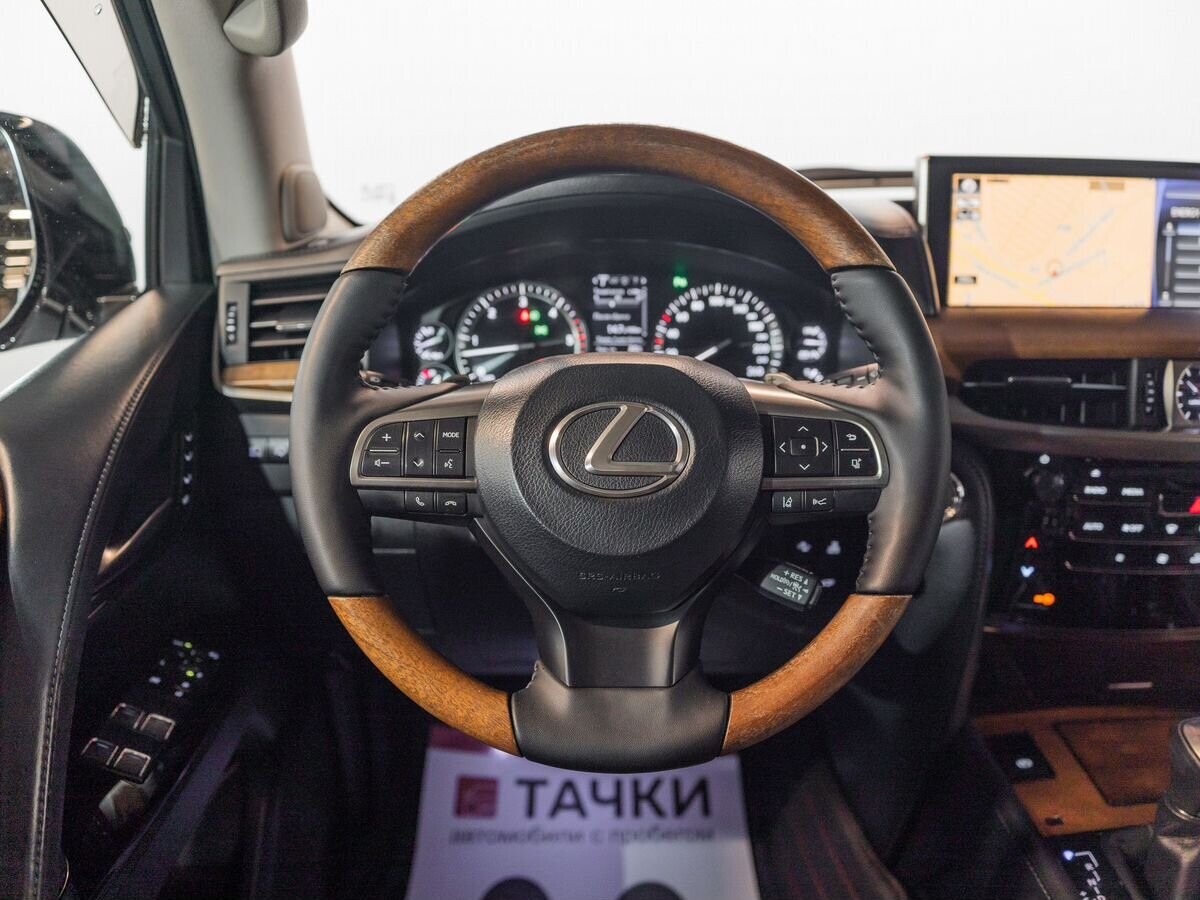 Lexus LX450d 2016 - фото автомобиля
