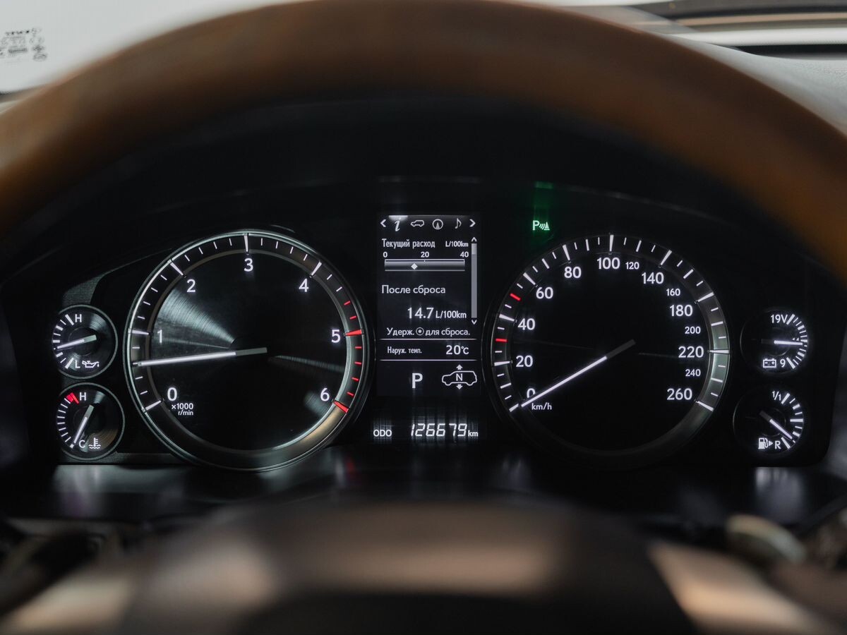 Lexus LX450d 2016 - фото автомобиля