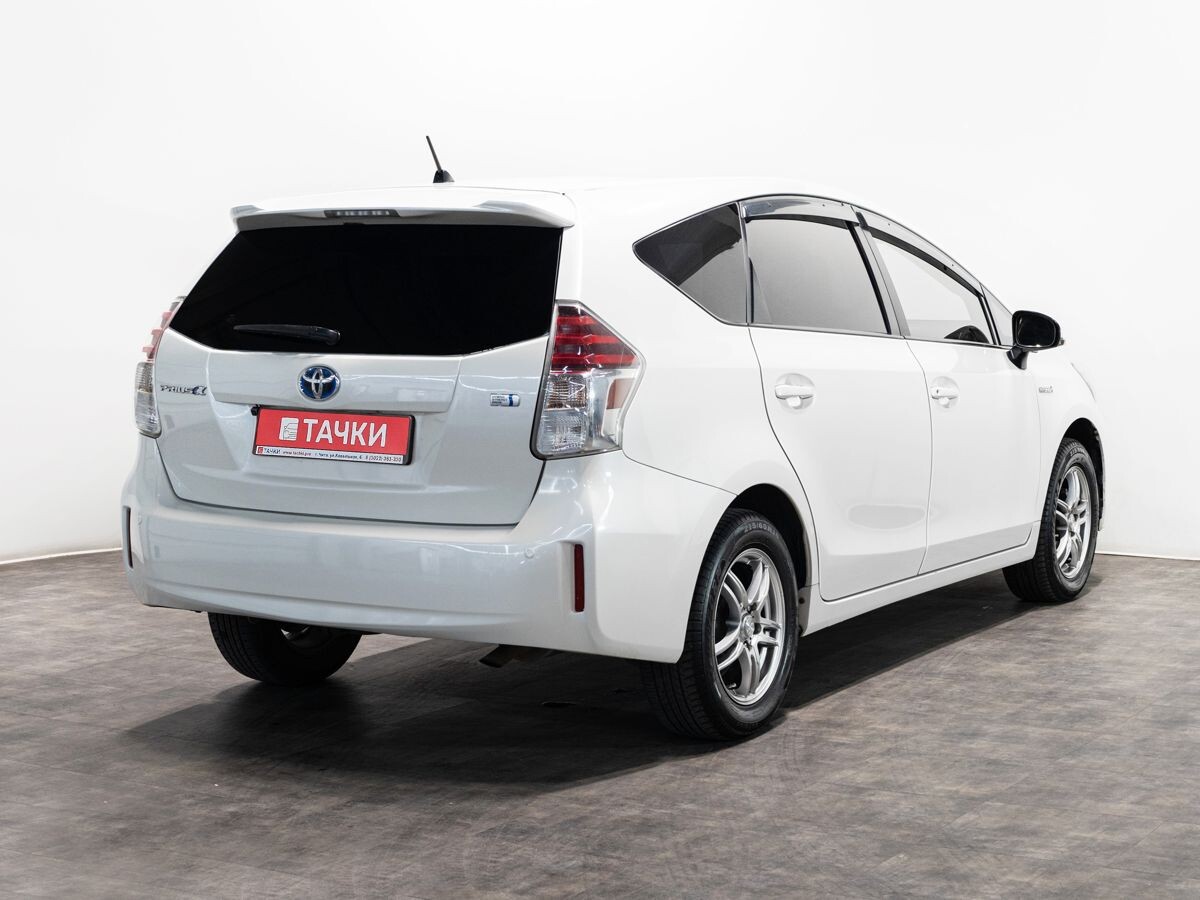 Toyota Prius Alpha 2014 - фото автомобиля