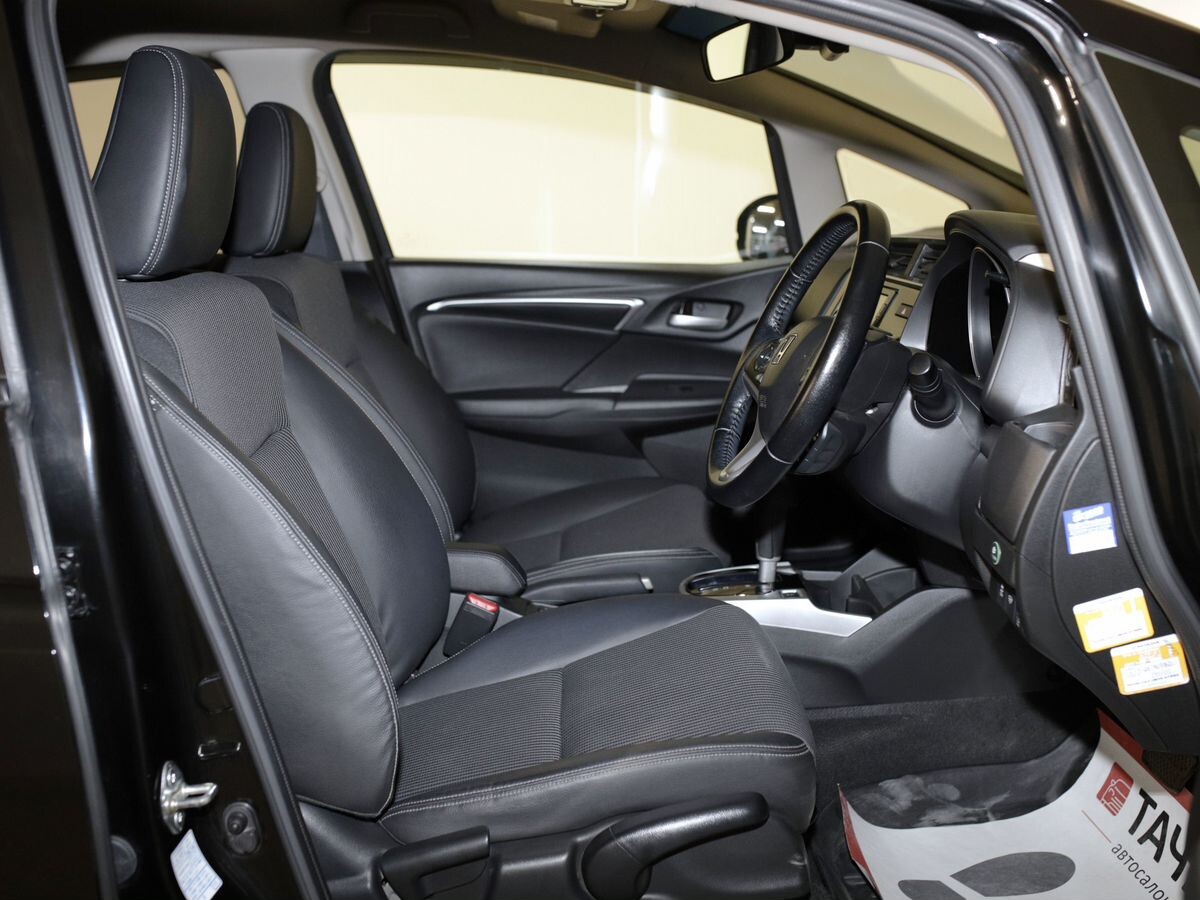 Honda Fit 2018 - фото автомобиля