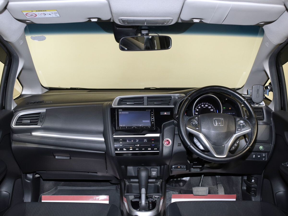 Honda Fit 2018 - фото автомобиля