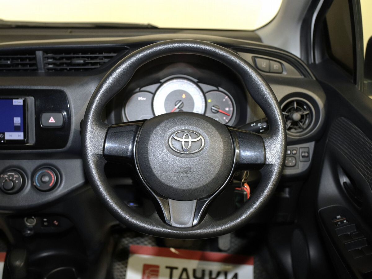 Toyota Vitz 2019 - фото автомобиля