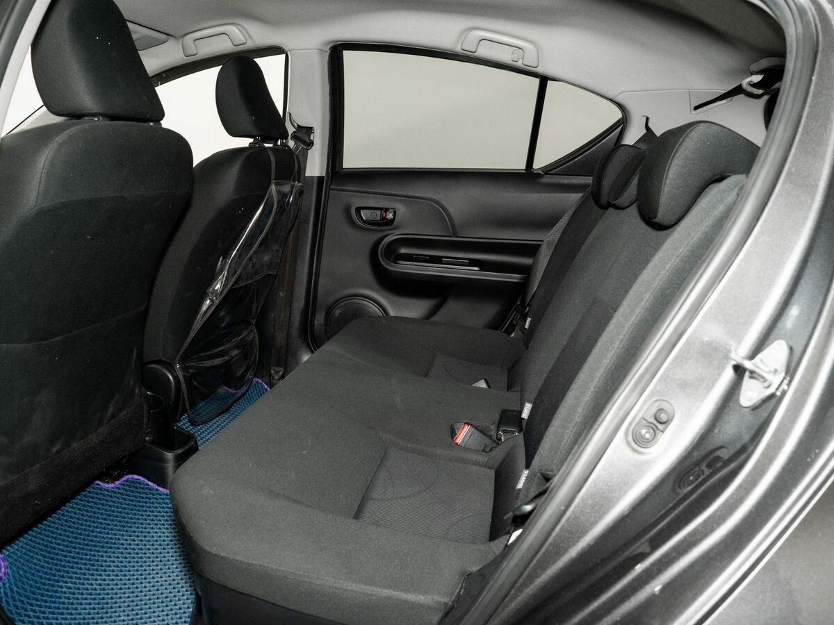 Toyota Aqua 2018 - фото автомобиля