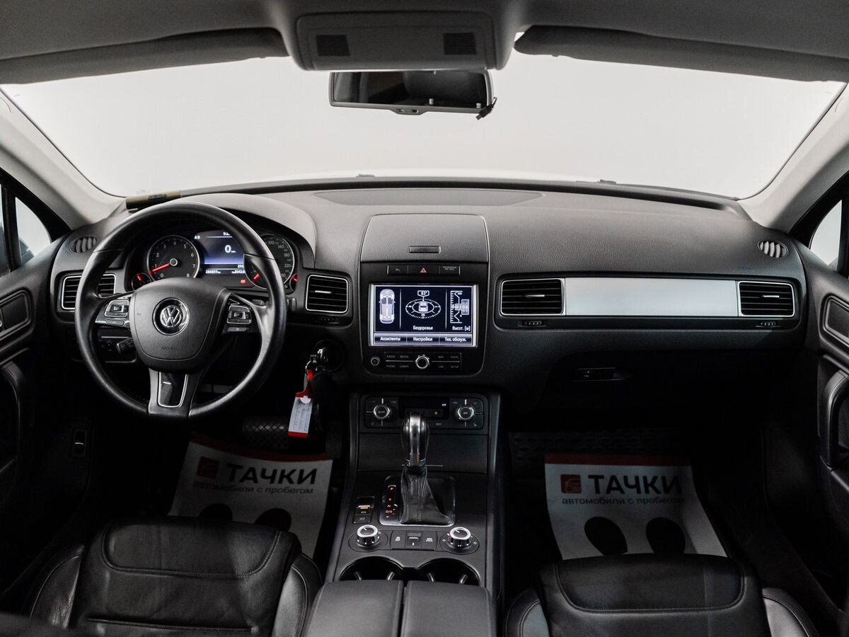 Volkswagen Touareg 2012 - фото автомобиля