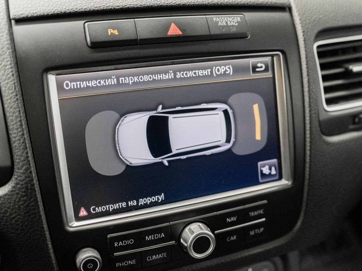 Volkswagen Touareg 2012 - фото автомобиля