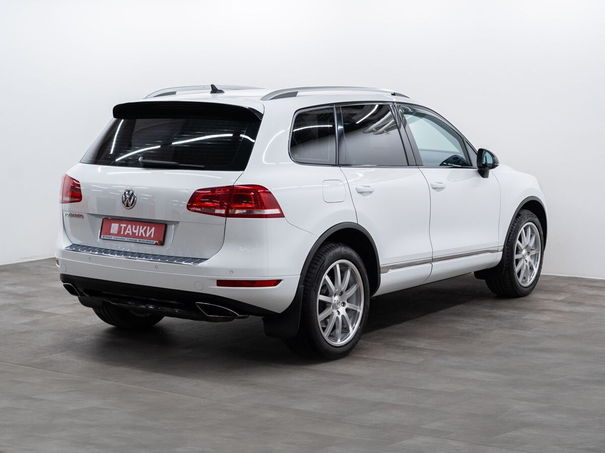 Volkswagen Touareg 2012 - фото автомобиля