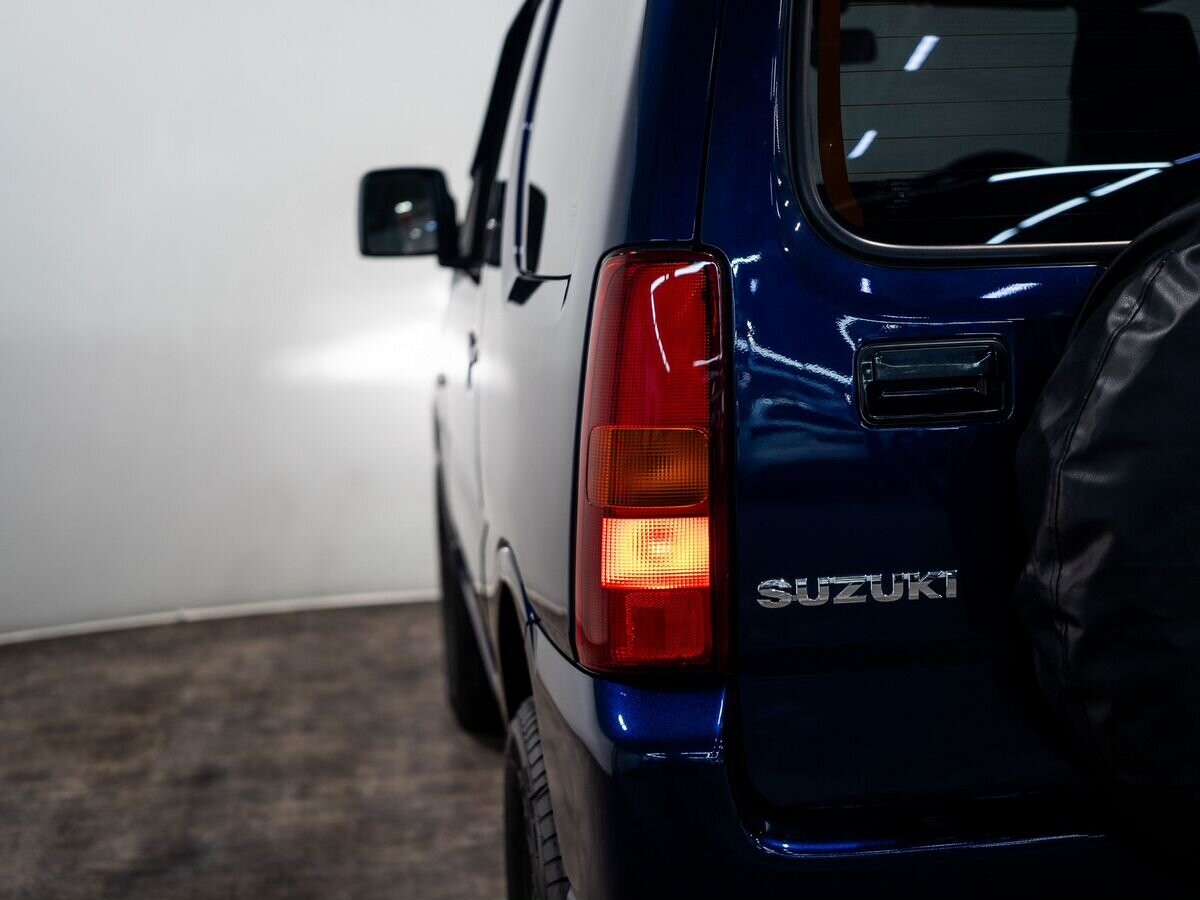 Suzuki Jimny 2018 - фото автомобиля